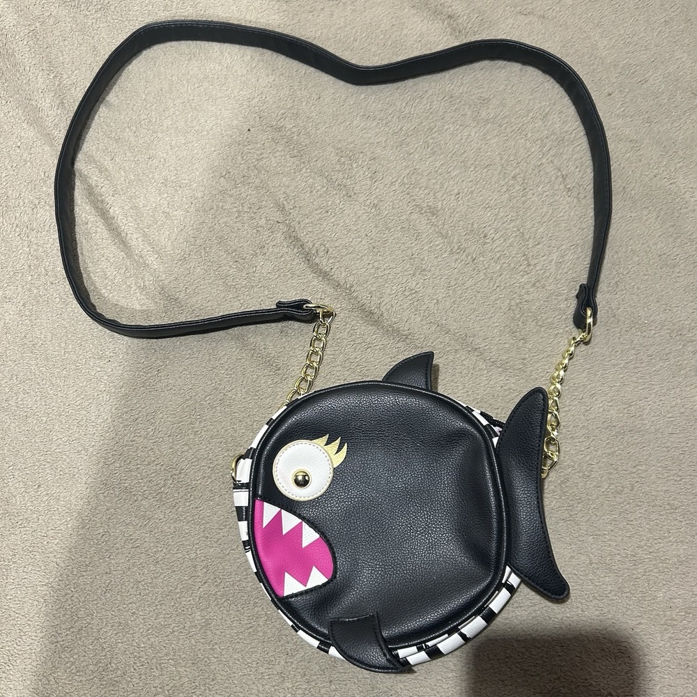 Luv Betsey Betsey Johnson Fish Shark Crossbody Bag Black White Pink Novelty